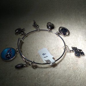 Tennessee Titans NFL Custom Expandable Charm Bracelet